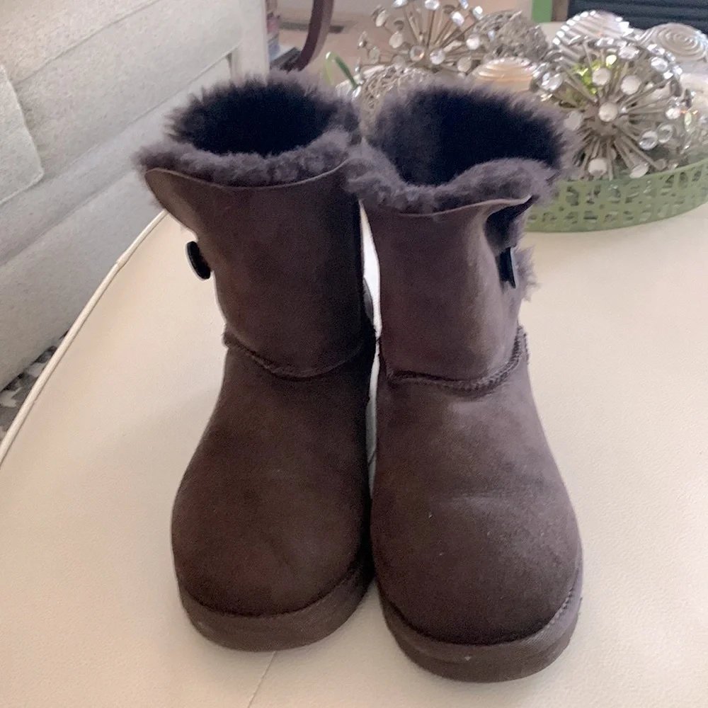 UGG Bailey Button Short Boots 5 Brown Sherpa Cozy Casual Winter Slip On